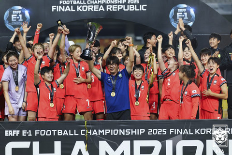 Timnas Wanita Korea Selatan juara EAFF A-1 Women 2025 usai mengalahkan Taiwan dalam pertandingan final, Rabu (16/7/2025). Foto: Dok. The KFA