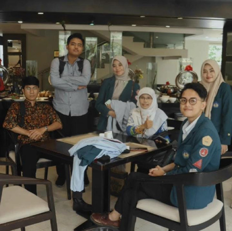  Istimewa