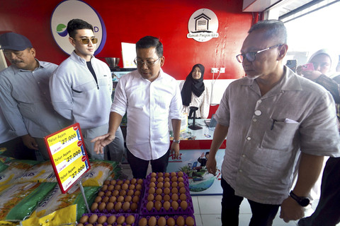 Menteri Koordinator Bidang Pangan Indonesia, Zulkifli Hasan melakukan cek kesiapan Kopdes Merah Putih di Klaten, Minggu (20/7/2025). Foto: Dok. Istimewa