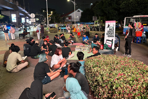 Perpustakaan Jalanan di Taman Literasi Blok M, Jakarta Selatan, Minggu (20/7/2025). Foto: Abid Raihan/kumparan