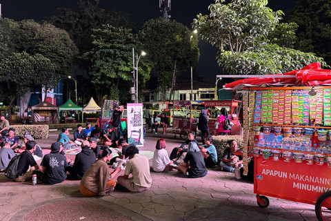 Perpustakaan Jalanan di Taman Literasi Blok M, Jakarta Selatan, Minggu (20/7/2025). Foto: Abid Raihan/kumparan