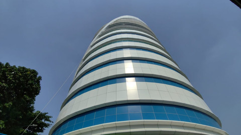 Gedung baru tahan gempa di Kompleks Kantor Pusat BMKG, Jakarta Pusat, Senin (21/7/2025). Foto: Jonathan Devin/kumparan