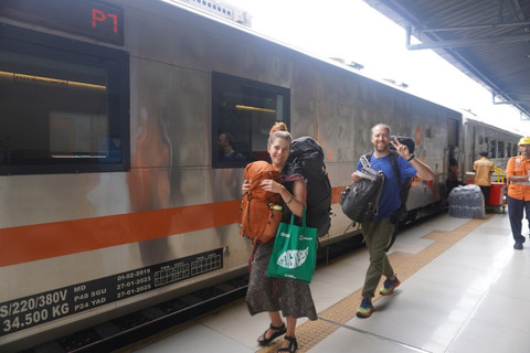 Humas Daop 8 Surabaya