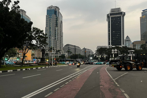 Kondisi massa ojol membubarkan diri di Jalan Merdeka Selatan, Jakarta , Senin (21/7/2025). Foto: Rayyan Farhansyah/kumparan
