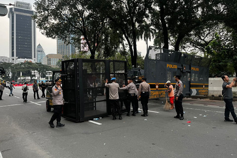 Kondisi massa ojol membubarkan diri di Jalan Merdeka Selatan, Jakarta , Senin (21/7/2025). Foto: Rayyan Farhansyah/kumparan