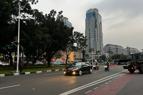 Kondisi massa ojol membubarkan diri di Jalan Merdeka Selatan, Jakarta , Senin (21/7/2025). Foto: Rayyan Farhansyah/kumparan