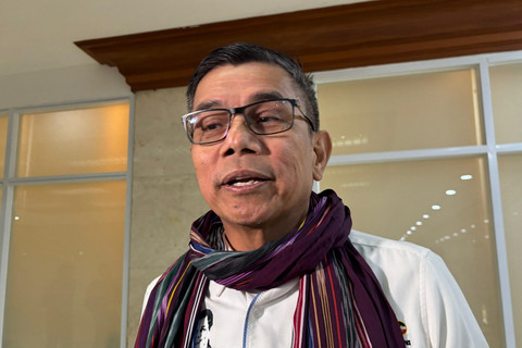 Anggota Komisi III DPR RI Hinca Panjaitan di Kompleks Parlemen, Senayan, Jakarta pada Senin (21/7/2025). Foto: Abid Raihan/kumparan