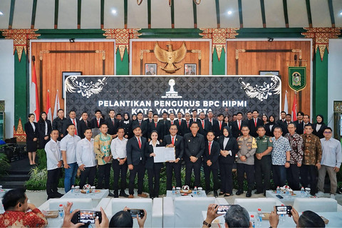 Pelantikan pengurus HIPMI Kota Yogya, Senin (21/7). Foto: Dok. Istimewa