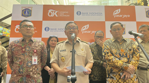 Gubernur DKI Jakarta Pramono Anung saat peluncuran lomba Digitalisasi Pasar 2025 di Pasar Mayestik, Kebayoran Baru, Jakarta Selatan, Selasa (22/7/2025). Foto: Nasywa Athifah/kumparan