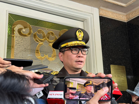 Kepala Biro Info Pertahanan (Infohan) Setjen Kementerian Pertahanan (Kemhan) RI, Brigjen TNI Frega Wenas Inkiriwang memberikan keterangan pers di Kantor Kementerian Pertahanan pada Selasa (22/7/2025). Foto: Luthfi Humam/kumparan