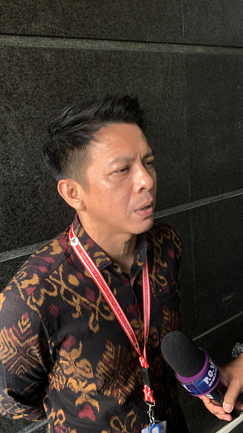 Ariel NOAH turut hadir dalam sidang uji materiil Undang-Undang Hak Cipta Nomor 28 Tahun 2014, di Gedung Mahkamah Konstitusi (MK), Selasa (22/7). Foto: Vincentius Mario/kumparan