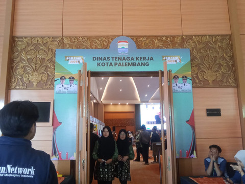 Event Job Fair 2025 yang diadakan oleh Dinas Tenaga Kerja (Disnaker) pada Selasa, 22 Juli 2025/iAnyelir
