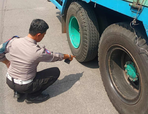 Polisi Olah TKP kecelakaan lalu lintas di Jalan Caringin, Selasa (22/7/2025). Foto: Polrestabes Bandung