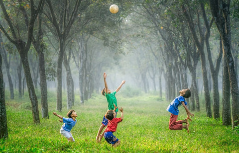 Ilustrasi Tema dan Logo Hari Anak Nasional 2025 Sumber Unsplash/Robert Collins