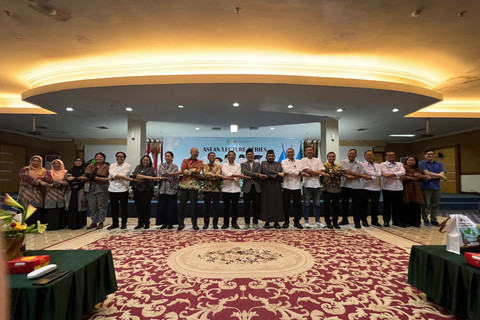Cholil Nafis sebagai Sekretaris Forum Internasional Da'i Asia Tenggara pada acara Asean Lecture Series oleh UIN Alauddin Makassar, bekerja sama dengan Kementerian Luar Negeri, Selasa (22/7/2025). Foto: Dok. Istimewa