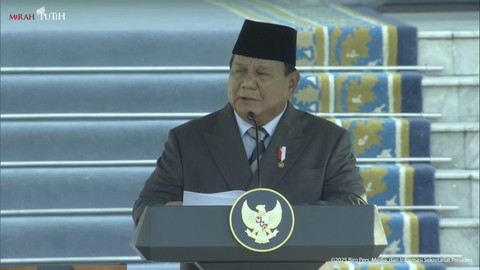 Presiden Prabowo memberikan sambutan saat Upacara Prasetya Perwira TNI dan Polri Tahun 2025 di Istana Merdeka, Jakarta, Rabu (23/7/2025). Foto: YouTube/ Sekretariat Presiden