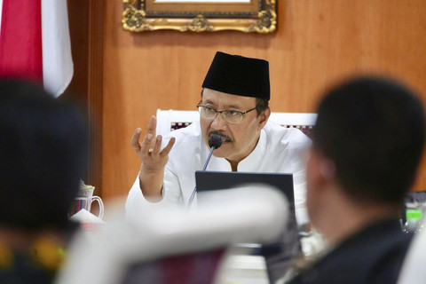 Mensos Saifullah Yusuf (Gus Ipul) melaksanakan rapat koordinasi Sekolah Rakyat di Kantor Kemensos, Selasa (22/7/2025). Foto: Kemensos RI