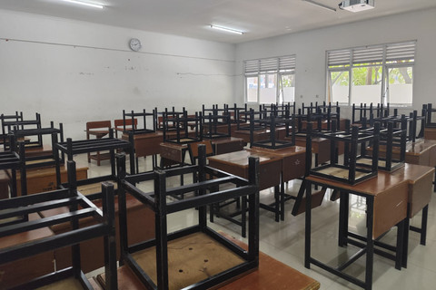 Suasana ruang kelas X yang terdampak kebijakan rombel di SMAN 9 Bandung, Jawa Barat, Rabu (23/7/2025).  Foto: Alya Zahra/kumparan 