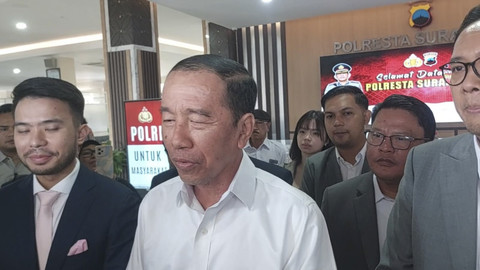 Presiden ke-7 Joko Widodo (Jokowi) diperiksa tim penyidik Polda Metro Jaya di Polresta Surakarta, Rabu (23/7/2025). Foto: kumparan