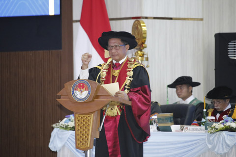 Mendagri Tito Karnavian mewisuda 1.305 mahasiswa IPDN Jatinangor, Jawa Barat, Rabu (23/7/2025). Foto: Kemendagri RI