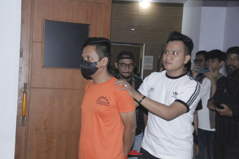 Pers rilis kasus penipuan di Polsek Tambora, Rabu (23/7/2025). Foto: Istimewa