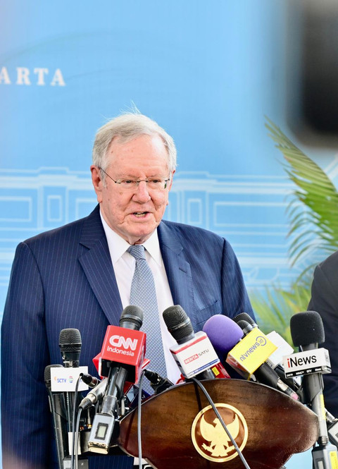 Chairman Forbes Media, Steve Forbes (tengah) di Istana Negara, Jakarta. Foto: Rusman - Biro Pers Sekretariat Presiden