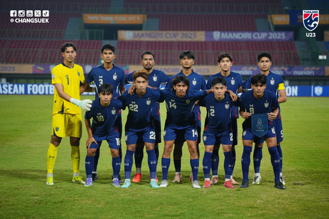 Thailand jelang lawan Myanmar dalam laga terakhir Grup C ASEAN U-23 Mandiri Cup 2025 di Stadion Patriot Candrabhaga, Bekasi, Jawa Barat, pada Selasa (22/7). Foto: Facebook Changsuek