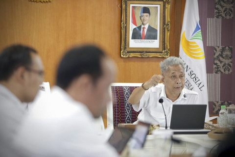 Wamensos Agus Jabo Priyono hadir secara daring dalam acara Dialog Pagelaran Budaya RRI Nabire pada Rabu (23/7/2025). Foto: Kemensos RI