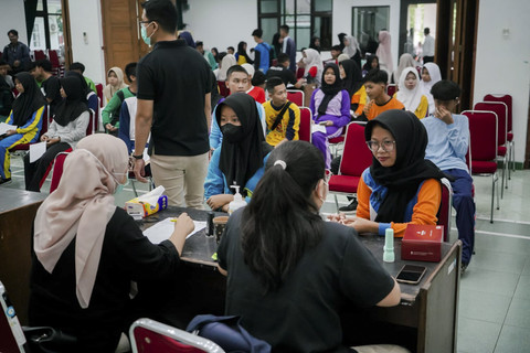 Para siswa saat peluncuran Sekolah Rakyat di Kapanewon Kasihan, Kabupaten DIY, Senin (14/7/2025). Foto: Humas Pemda DIY