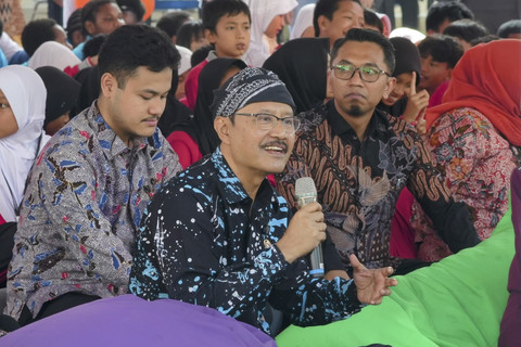 Menteri Sosial Saifullah Yusuf menghadiri peringatan Hari Anak Nasional (HAN) 2025 di Sekolah Rakyat Menengah Pertama (SRMP) 6, Sentra Handayani, Jakarta Timur, Kamis (24/7/2025). Foto: Dok. Kemensos