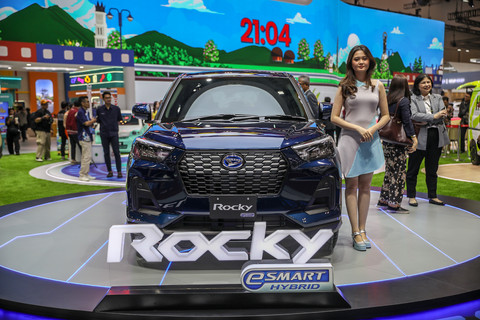 Mobil Rocky hybrid ditampilkan saat Gaikindo Indonesia International Auto Show (GIIAS) 2025 di ICE BSD, Tangerang, Kamis (24/7/2025). Foto: Aditia Noviansyah/kumparan