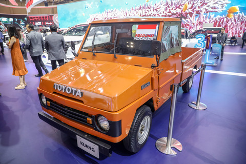 Mobil Toyota kijang buaya ditampilkan saat Gaikindo Indonesia International Auto Show (GIIAS) 2025 di ICE BSD, Tangerang, Kamis (24/7/2025). Foto: Aditia Noviansyah/kumparan