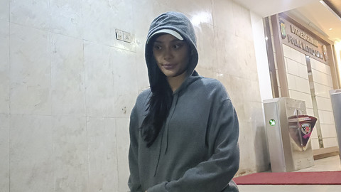 Erika Carlina j...                    </div>

                    <div class=
