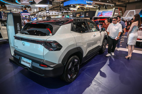 Mobil Toyota Urban Cruiser ditampilkan saat Gaikindo Indonesia International Auto Show (GIIAS) 2025 di ICE BSD, Tangerang, Kamis (24/7/2025). Foto: Aditia Noviansyah/kumparan