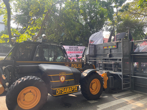 Suasana jelang sidang vonis Sekjen PDIP Hasto Kristiyanto, terkait kasus dugaan suap dan perintangan penyidikan Harun Masiku, di Pengadilan Negeri Jakarta Pusat, Jumat (25/7/2025). Foto: Fadhil Pramudya/kumparan
