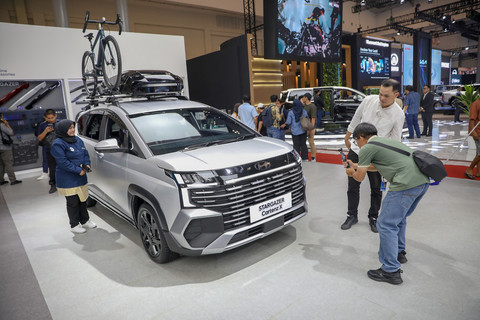 Mobil Hyundai Stargazer Cartenz ditampilkan saat Gaikindo Indonesia International Auto Show (GIIAS) 2025 di ICE BSD, Tangerang, Kamis (24/7/2025). Foto: Aditia Noviansyah/kumparan