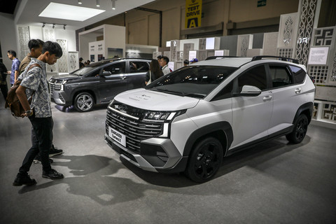 Mobil Hyundai Stargazer Cartenz X ditampilkan saat Gaikindo Indonesia International Auto Show (GIIAS) 2025 di ICE BSD, Tangerang, Kamis (24/7/2025). Foto: Aditia Noviansyah/kumparan