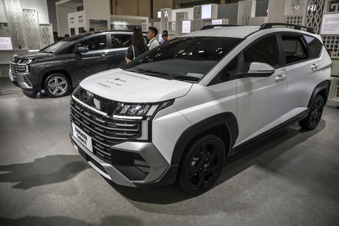 Mobil Hyundai Stargazer Cartenz X ditampilkan saat Gaikindo Indonesia International Auto Show (GIIAS) 2025 di ICE BSD, Tangerang, Kamis (24/7/2025). Foto: Aditia Noviansyah/kumparan