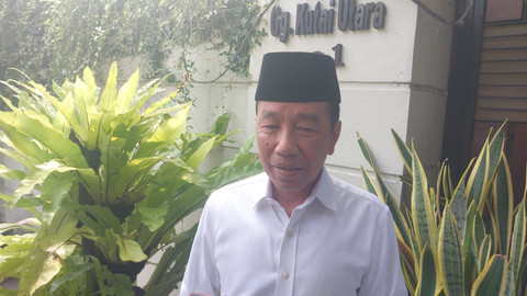 Jokowi saat ditemui wartawan di rumahnya, Jumat (25/7). dok. kumparan
