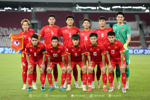 Vietnam jelang lawan Kamboja dalam laga terakhir Grup C ASEAN U-23 Mandiri Cup 2025 di Stadion Utama, GBK, Jakarta, pada Selasa (22/7). Foto: VFF
