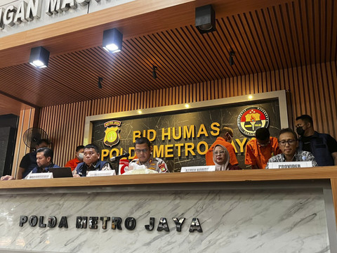 Konferensi Pers Kasus Sim Card Ilegal di Polda Metro Jaya, Jakarta Selatan, Jumat (25/7/2025). Foto: Rayyan Farhansyah/kumparan