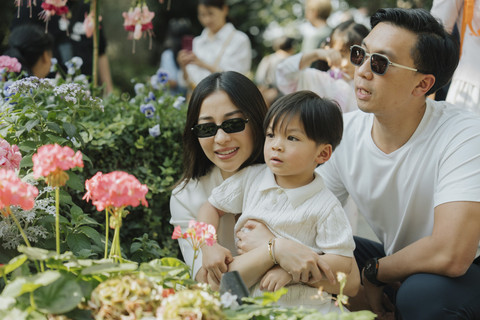 Nikita Willy dan keluarga di acara Nutrilon Royal Camp Singapore 2025. Foto: Dok. Nutrilion