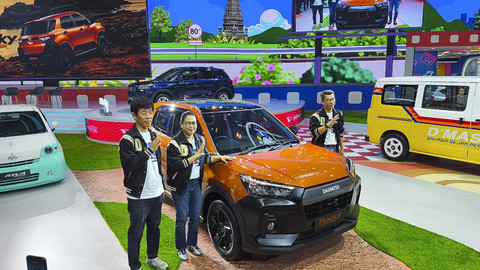 PT Astra Daihatsu Motor (ADM) resmi meluncurkan Daihatsu Rocky Limited Edition dengan jumlah terbatas 10 unit di GIIAS 2025, ICE, BSD City, Jumat (25/7/2025). Foto: Sena Pratama/kumparan