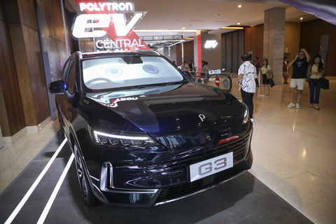 Mobil listrik Polytron G3 ditampilkan di booth Polytron saat Gaikindo Indonesia International Auto Show (GIIAS) 2025 di ICE BSD, Tangerang, Kamis (24/7/2025).  Foto: Aditia Noviansyah/kumparan