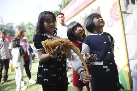 Planet Satwa meramaikan acara kumparanMOM Festival Hari Anak 2025 di Ex Taman Anggrek, Gelora Bung Karno, Jakarta, Sabtu (26/7/2025). Foto: Aditia Noviansyah/kumparan