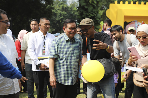 Gubernur DKI Jakarta Pramono Anung tiba menghadiri acara kumparanMOM Festival Hari Anak 2025 di Ex Taman Anggrek, Gelora Bung Karno, Jakarta, Sabtu (26/7/2025). Foto: Iqbal Firdaus/kumparan
