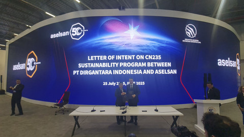 PT Dirgantara Indonesia (PTDI) meneken sejumlah kerja sama dengan industri pertahanan Turki di acara International Defence Industry Fair (IDEF) 2025, Jumat (25/7/2025). Foto: Dok. PTDI