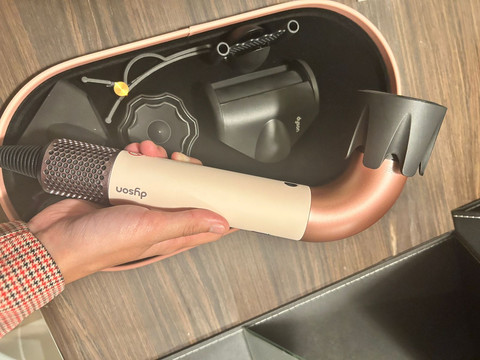 Hair dryer terbaru Dyson, Supersonic r. Foto: Judith Aura/kumparan