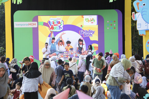 Keseruan Birthday Bash saat kumparanMOM Festival Hari Anak 2025 di Ex Taman Anggrek, GBK, Jakarta, Sabtu (26/7/2025).   Foto: Syawal Darisman/kumparan