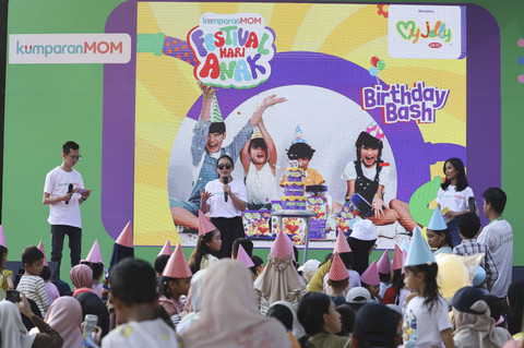 Keseruan Birthday Bash saat kumparanMOM Festival Hari Anak 2025 di Ex Taman Anggrek, GBK, Jakarta, Sabtu (26/7/2025).   Foto: Syawal Darisman/kumparan